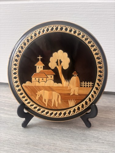 Circular vintage wooden plaque - circular,