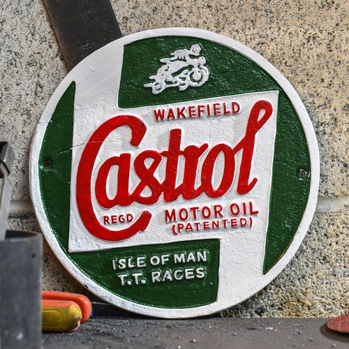 Castrol oil isle - oil, mann"